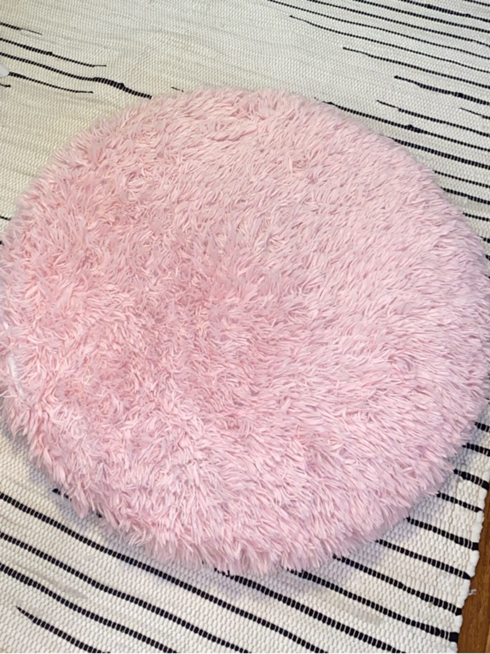 31” Faux Fur Large Pink Round Floor Pouf